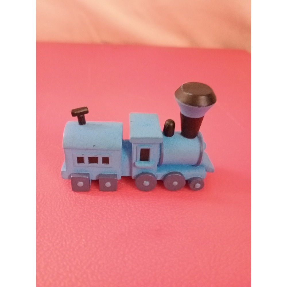 MISFIT BLUE TRAIN ENGINE Plastic Figure Misfit Toy Rudolph PLAYING MANTIS #1